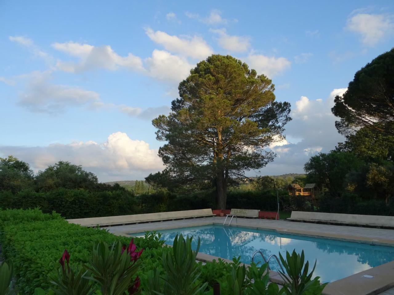 Domaine Le Moulin Neuf Hotel Saint-Quentin-la-Poterie Eksteriør billede